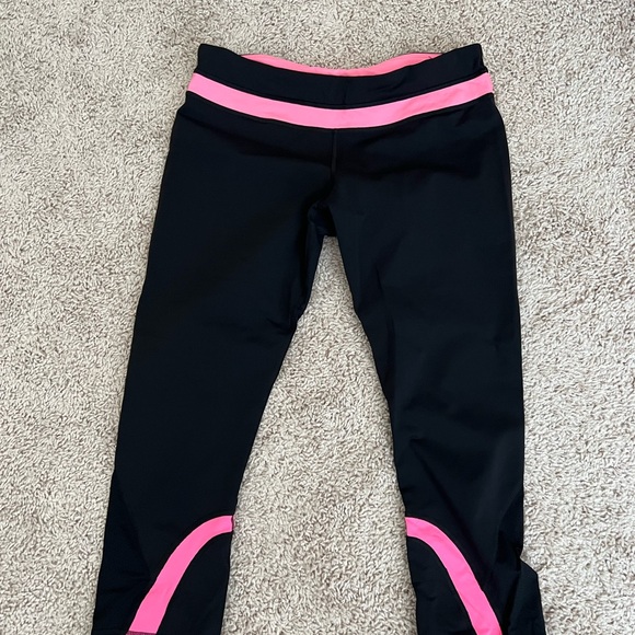 Lululemon Crops - Picture 1 of 1